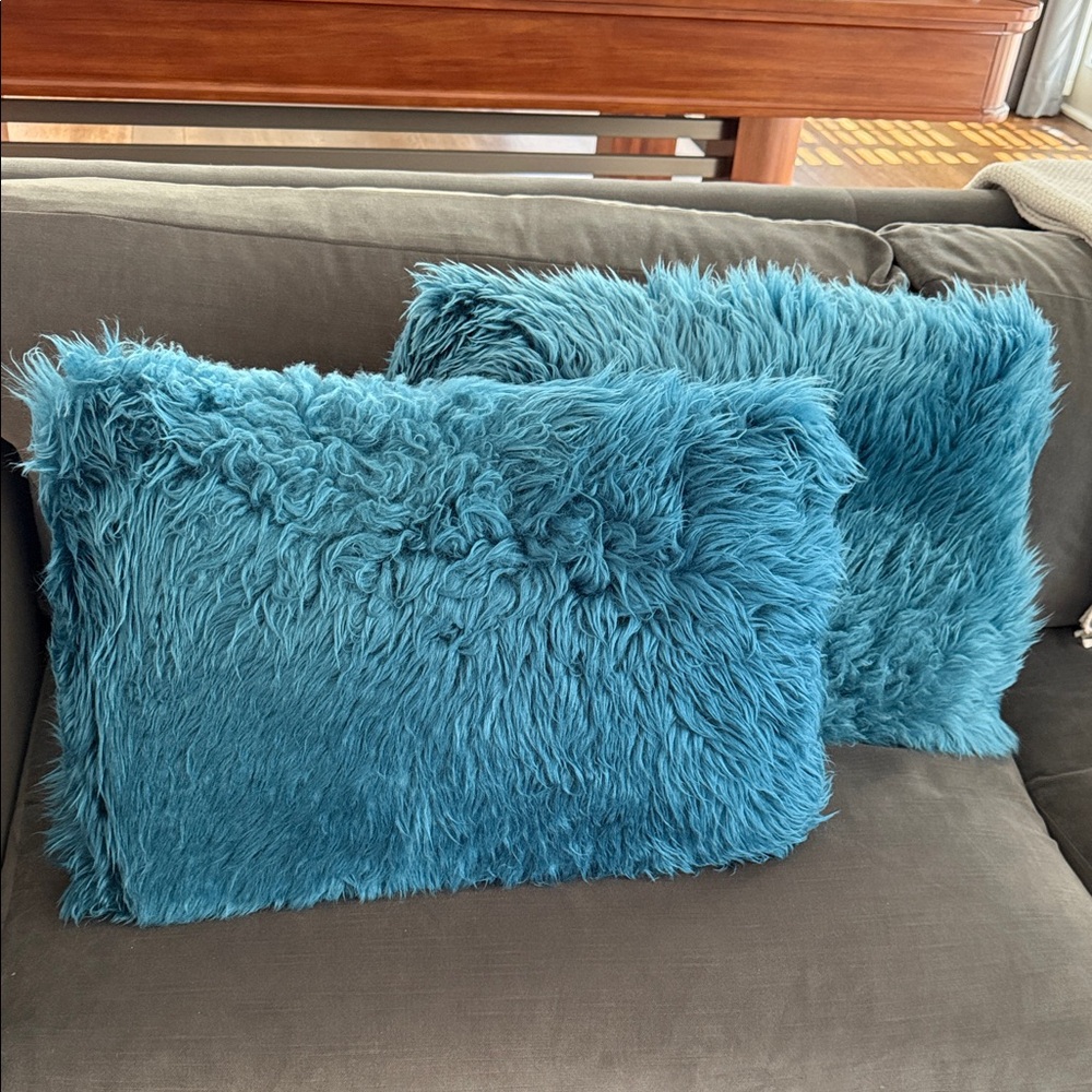 Teal sapphire Auskin Australia Sheepskin Fur Accent Pillow (2)